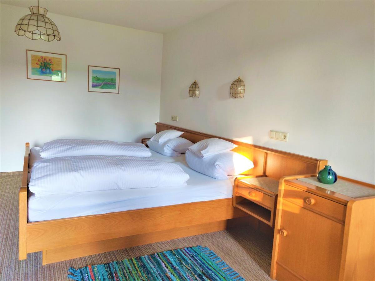Pension Margaretenhof Bayerbach Exteriör bild